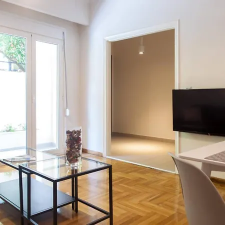 Toni's Fancy In Classy Kolonaki Apartment Athens